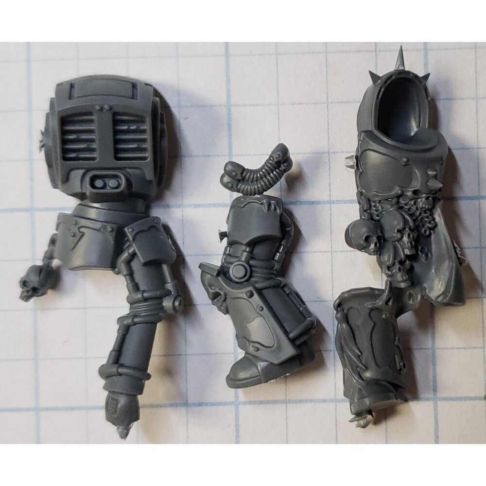 Warhammer 40k Chaos Space Marines Bits Terminator Torso Legs Set #46 - Picture 2 of 3